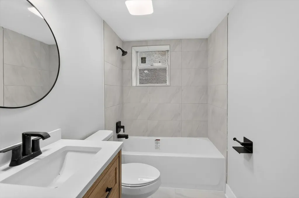 7238 South Union Street Chicago IL 60621