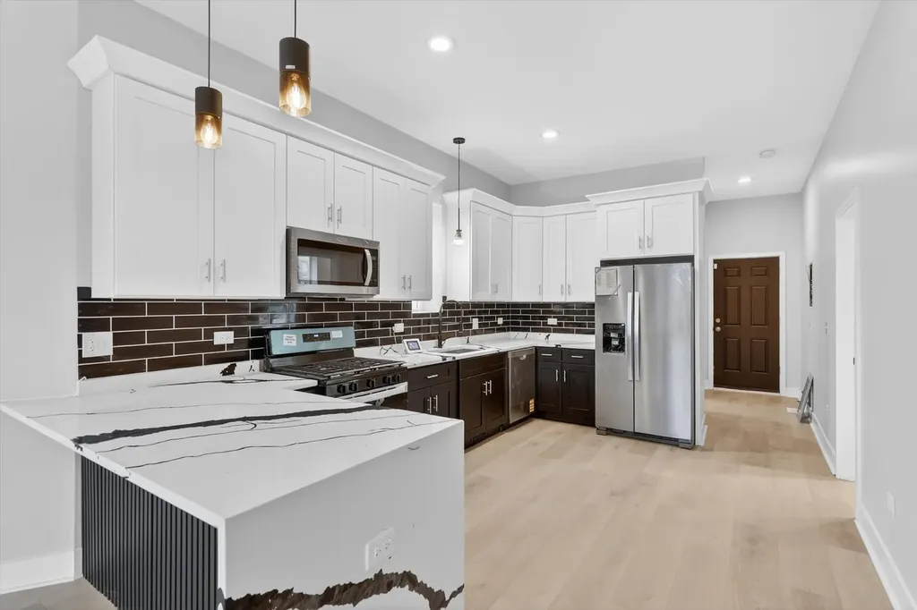 7238 South Union Street Chicago IL 60621