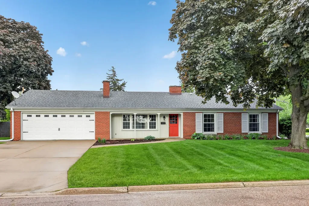 180 Alschuler Drive Aurora IL 60506