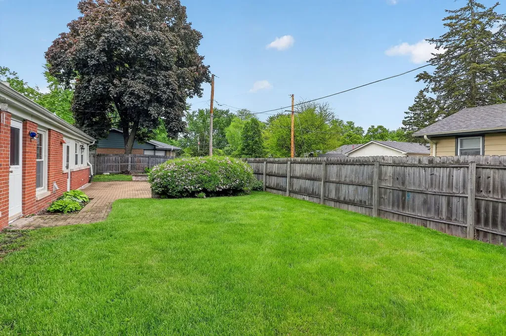 180 Alschuler Drive Aurora IL 60506