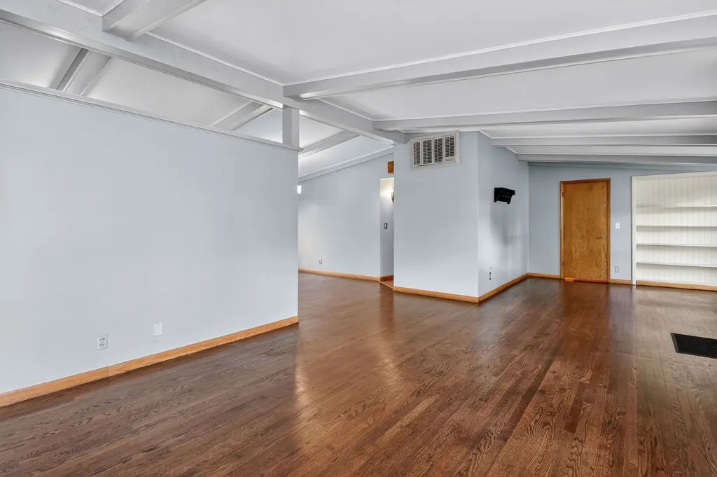 180 Alschuler Drive Aurora IL 60506