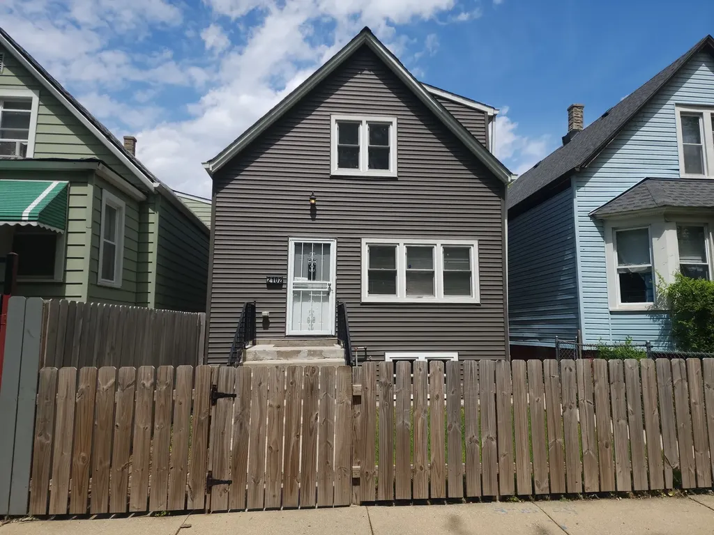 2102 West 68th Place Chicago IL 60636