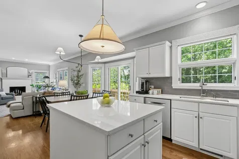 670 Williamsburg Avenue Gurnee IL 60031