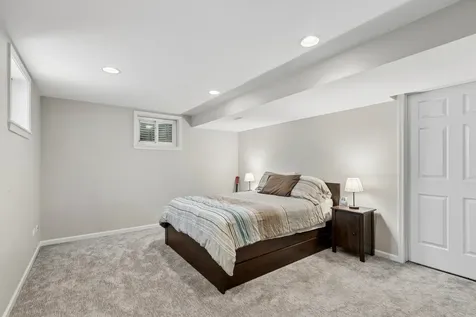670 Williamsburg Avenue Gurnee IL 60031