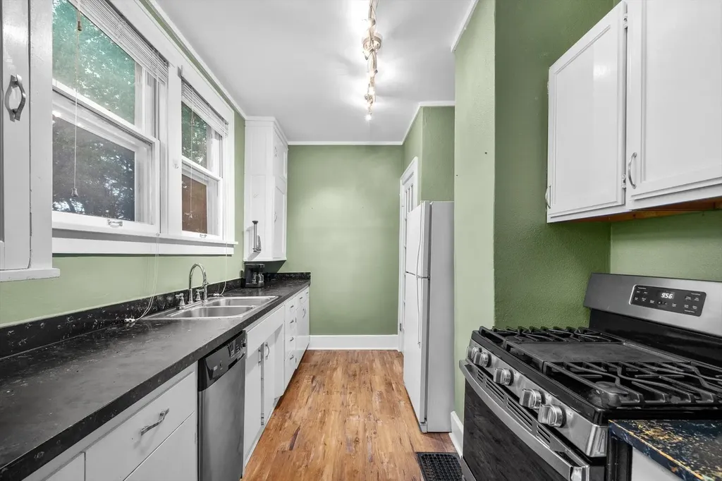 508 South Elmwood Drive Aurora IL 60506