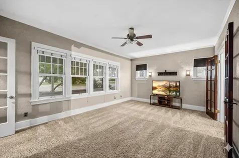 508 South Elmwood Drive Aurora IL 60506