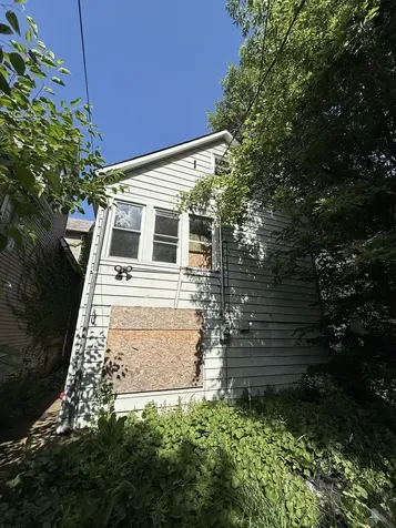8417 South Escanaba Avenue Chicago IL 60617