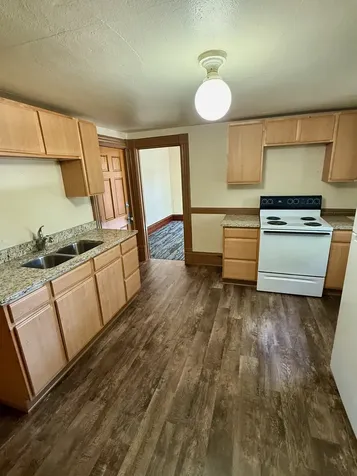 913 West 4th Street Dixon IL 61021