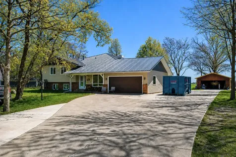 10690 E 1700 North Road Pontiac IL 61764