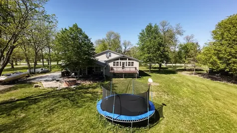 10690 E 1700 North Road Pontiac IL 61764