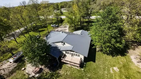 10690 E 1700 North Road Pontiac IL 61764