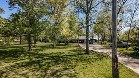 10690 E 1700 North Road Pontiac IL 61764