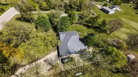 10690 E 1700 North Road Pontiac IL 61764