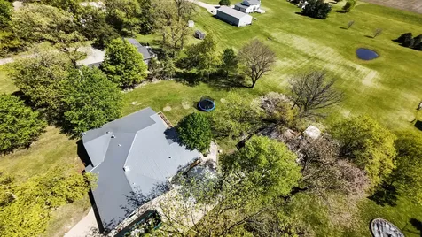 10690 E 1700 North Road Pontiac IL 61764
