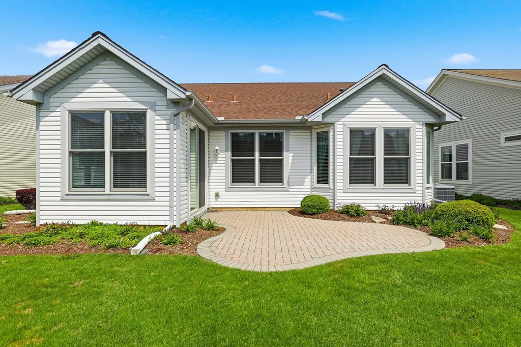 13263 Stonebridge Drive Huntley IL 60142
