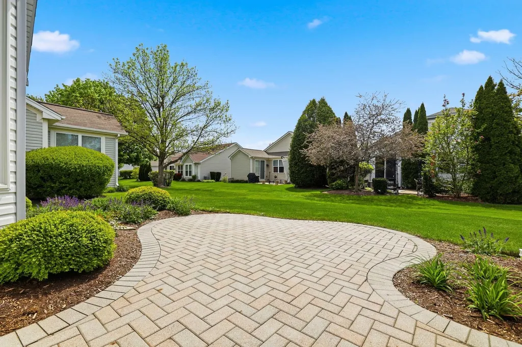 13263 Stonebridge Drive Huntley IL 60142