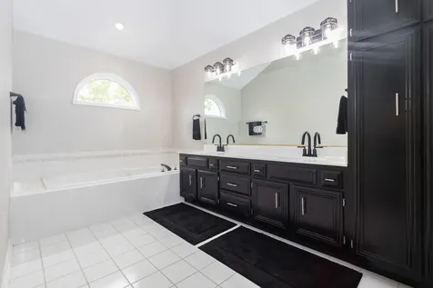 932 Merrill New Road Sugar Grove IL 60554