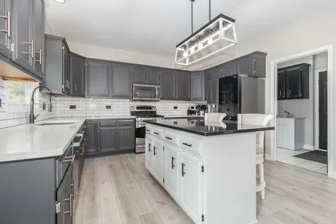 932 Merrill New Road Sugar Grove IL 60554