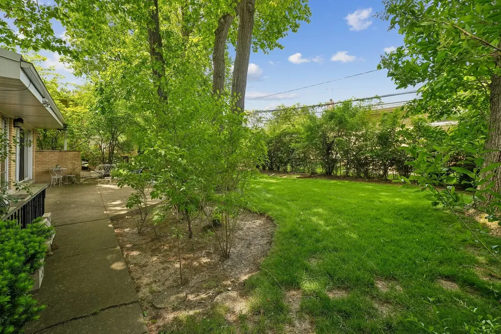 9010 Pottawattami Drive Skokie IL 60076