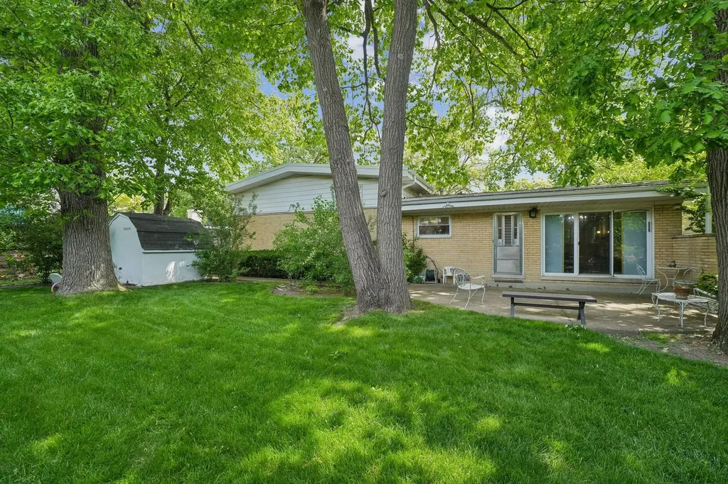 9010 Pottawattami Drive Skokie IL 60076