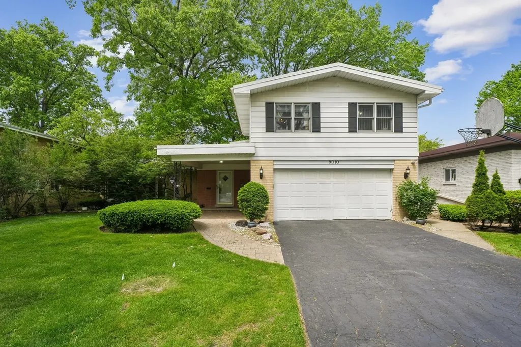9010 Pottawattami Drive Skokie IL 60076