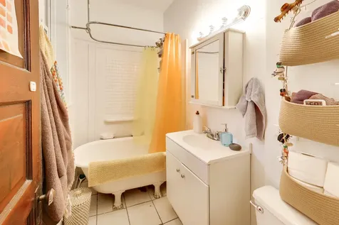 3243 North Hoyne Avenue Chicago IL 60618