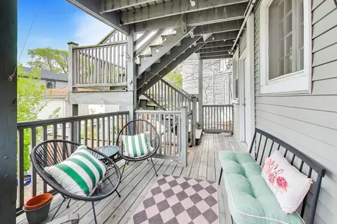 3243 North Hoyne Avenue Chicago IL 60618