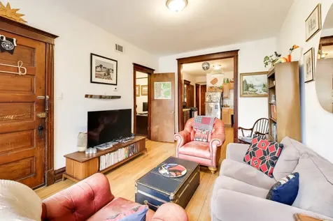3243 North Hoyne Avenue Chicago IL 60618