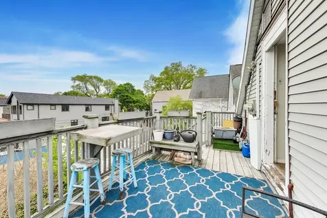 3243 North Hoyne Avenue Chicago IL 60618