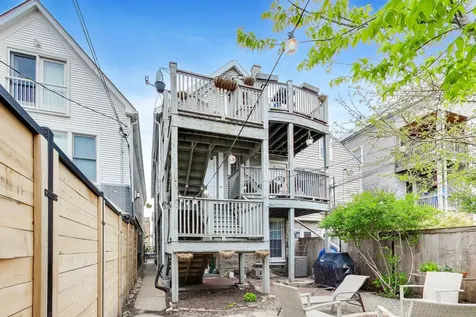 3243 North Hoyne Avenue Chicago IL 60618