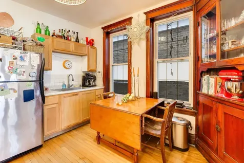 3243 North Hoyne Avenue Chicago IL 60618