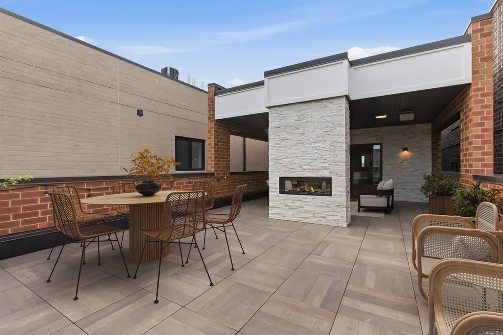 1321 West Wrightwood Avenue Chicago IL 60614