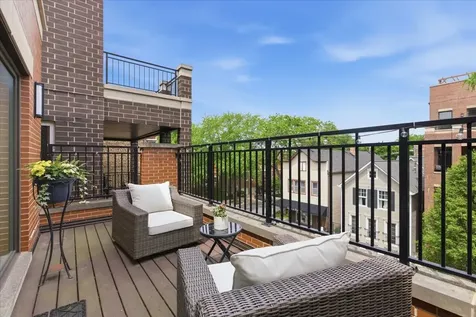 1321 West Wrightwood Avenue Chicago IL 60614
