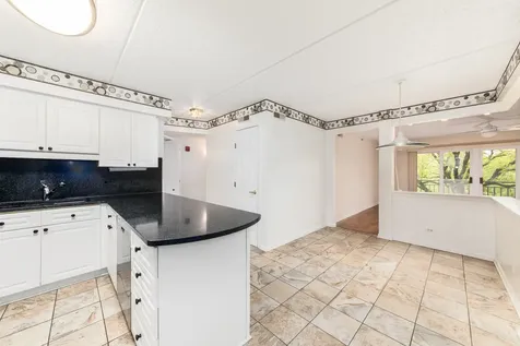 710 Creekside Drive Mount Prospect IL 60056