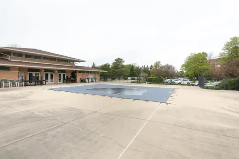 710 Creekside Drive Mount Prospect IL 60056