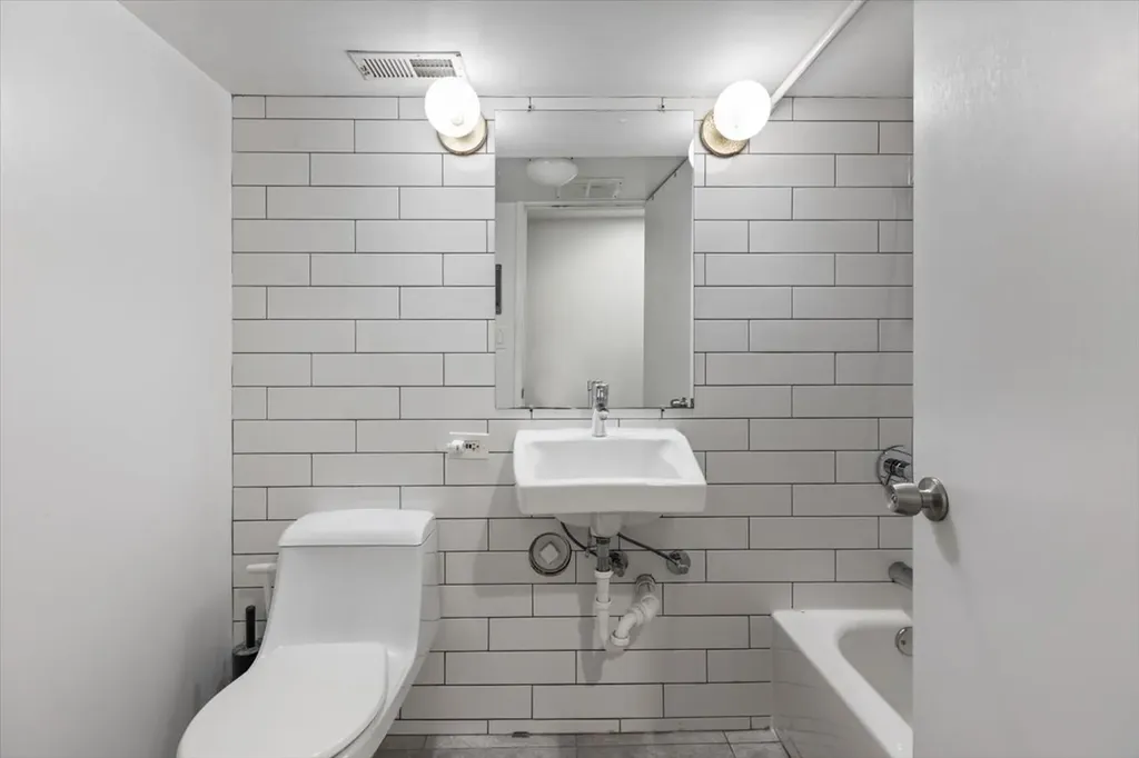 1630 West 21st Place Chicago IL 60608