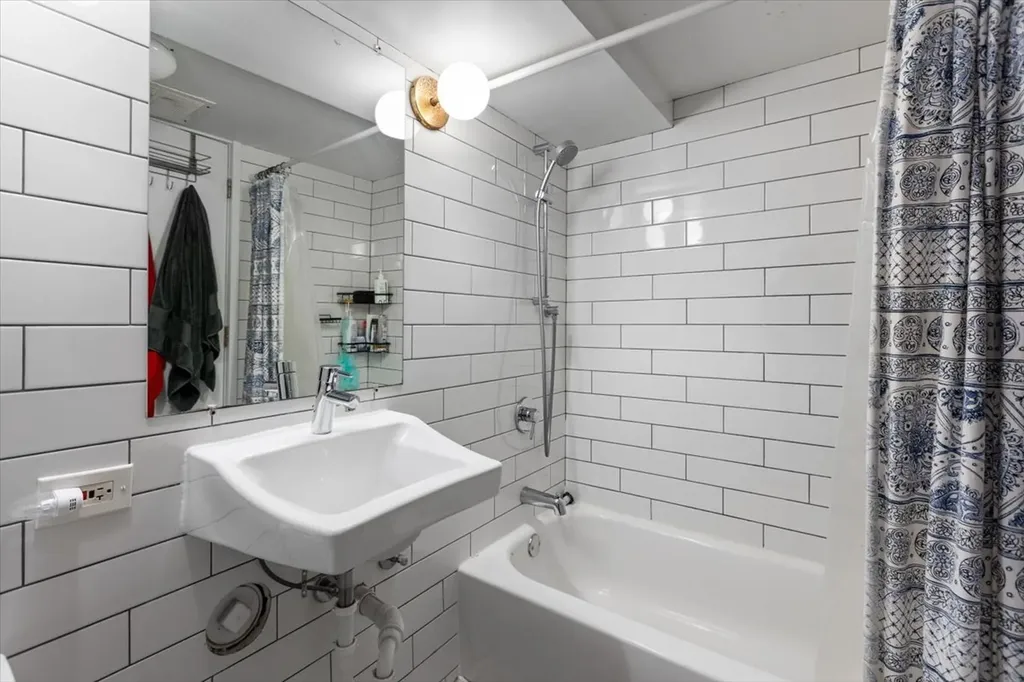 1630 West 21st Place Chicago IL 60608