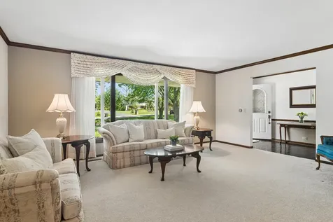 135 Hillcrest Court Barrington IL 60010