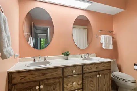 135 Hillcrest Court Barrington IL 60010