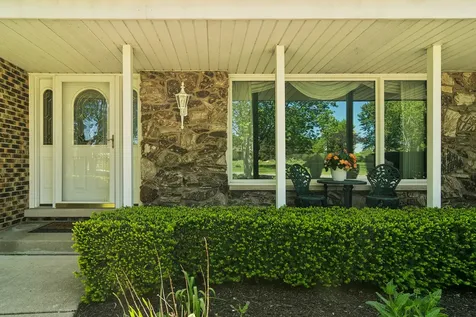 135 Hillcrest Court Barrington IL 60010