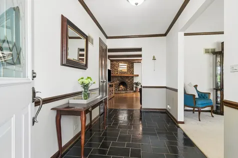 135 Hillcrest Court Barrington IL 60010
