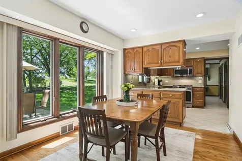135 Hillcrest Court Barrington IL 60010