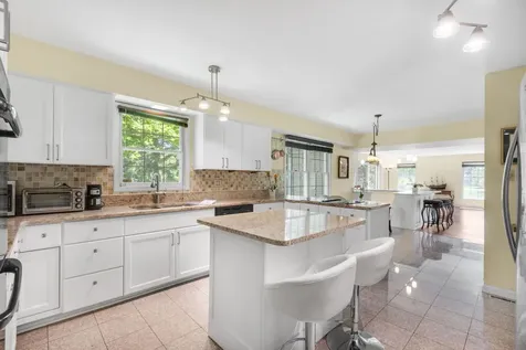 7 Willow Bay Drive South Barrington IL 60010