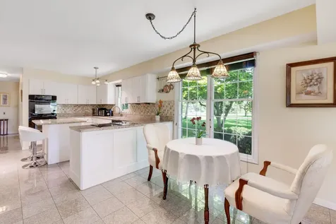 7 Willow Bay Drive South Barrington IL 60010