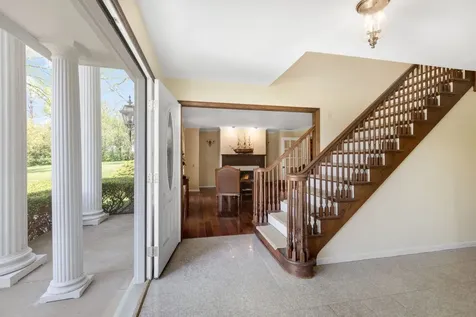 7 Willow Bay Drive South Barrington IL 60010