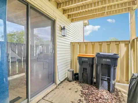 281 Whitewood Drive Streamwood IL 60107