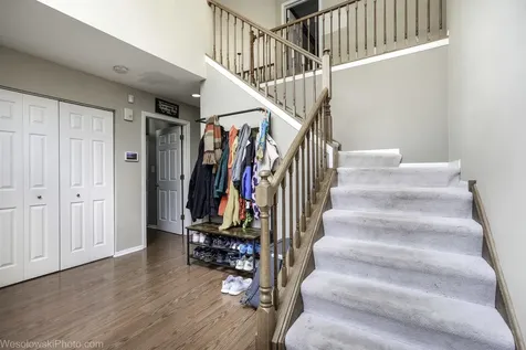 106 Wildflower Way Streamwood IL 60107