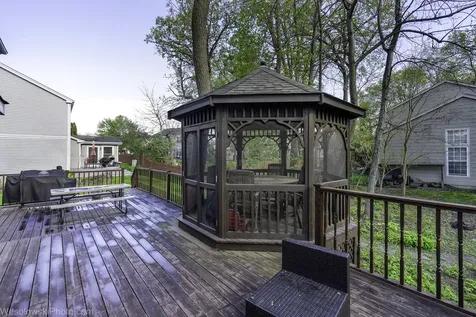 106 Wildflower Way Streamwood IL 60107