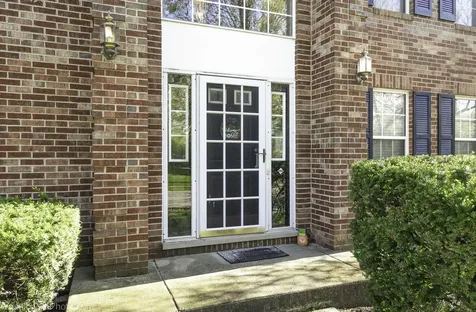 106 Wildflower Way Streamwood IL 60107