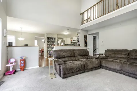 106 Wildflower Way Streamwood IL 60107